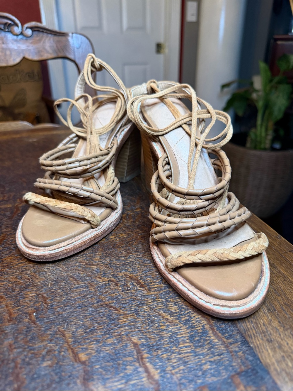 Eight Fifteen Phoebe Strappy Block Heel Sandals. Size 6.5